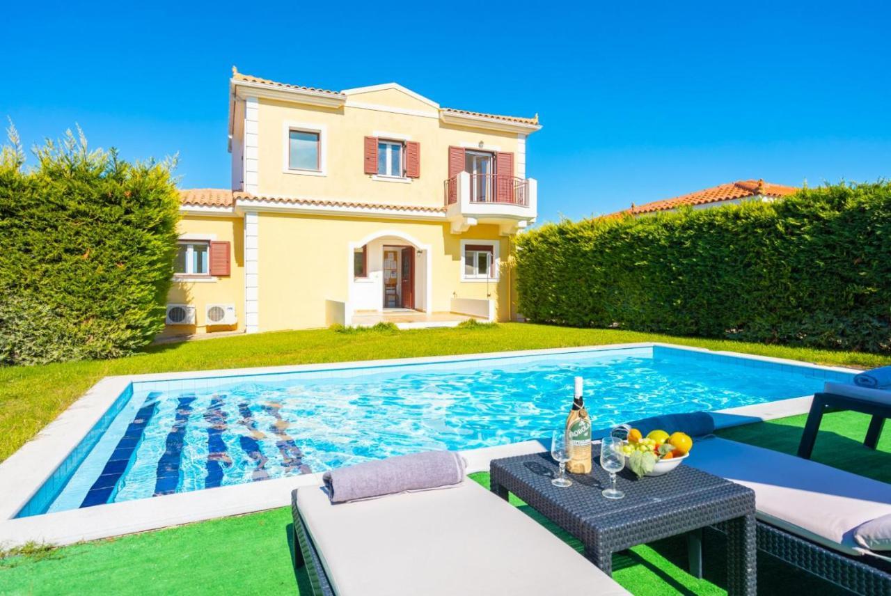 Villa Europe Thia Fokata ภายนอก รูปภาพ